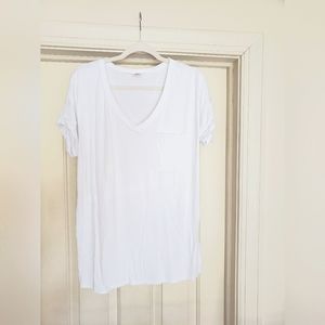 Women's v-neck tee with pocket detail